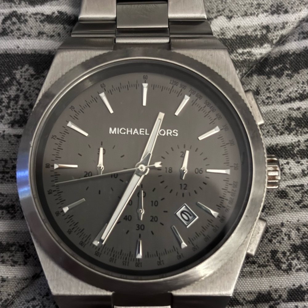 Michael Kors Men Watch (dark sliver)